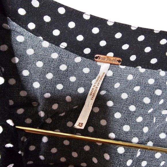 Free People Women's Black & White Polka Dot Button Up V-Neck Long Sleeve Blouse - Picture 4 of 5